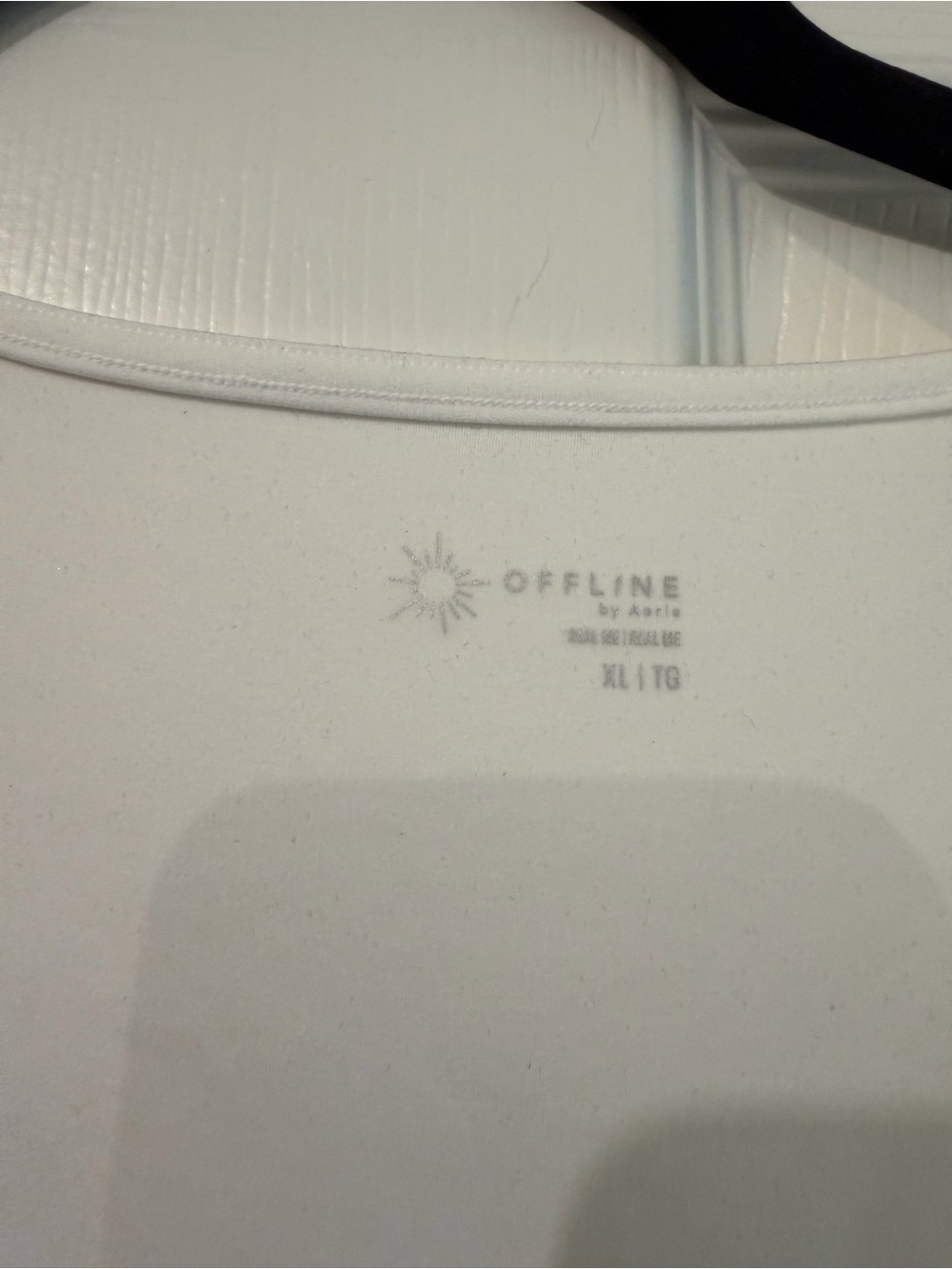 Aerie Women's White Crop Top - Picture 2 of 3